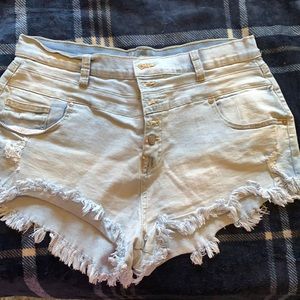 No boundaries size 17